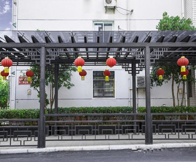 <strong>公園連廊鋼構(gòu)木紋漆施工效果圖</strong>